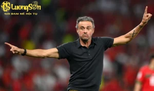 Luis Enrique thận trọng trước Villa